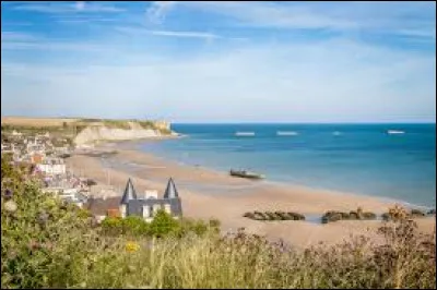 Dans quel d&eacute;partement se trouve Arromanches, un des lieux historiques du d&eacute;barquement du 6 juin 1944 ?