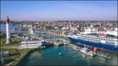 Dans quel d&eacute;partement se trouve Ouistreham, ville de 9 000 habitants ?