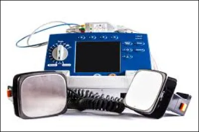Quel est le nom de cet appareil &eacute;lectrique con&ccedil;u pour restaurer un rythme cardiaque normal chez une personne en arr&ecirc;t cardiaque ?