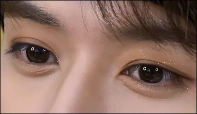 &Agrave; qui sont ces yeux ?