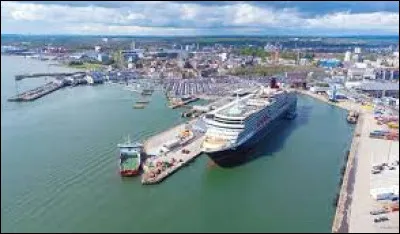 La ville anglaise de Southampton est un port sur la ...