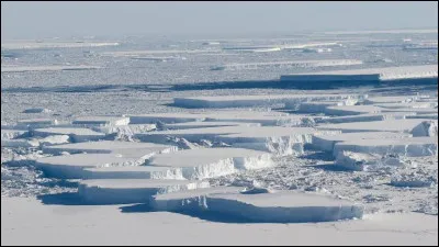 Lors de quel mois de l'ann&eacute;e la banquise antarctique atteint-elle sa superficie maximale ?