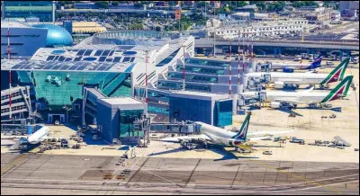 Comment se nomme l'a&eacute;roport international de Rome ?