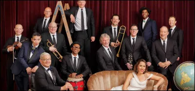Quel est le titre de la chanson du groupe Pink Martini connue aussi sous le nom de "Je ne veux pas travailler" ?
