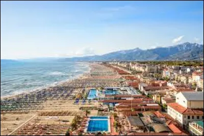 La ville italienne de Viareggio est une station baln&eacute;aire de la mer ...