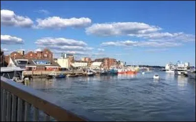 La ville anglaise de Poole est un port de la ...