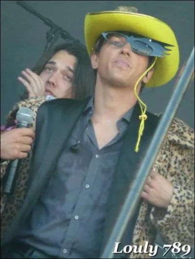 Dans quelle chanson Quentin se dguise-t-il ?