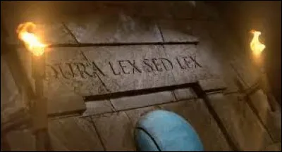 Que signifie la locution latine "Dura lex, sed lex" ?