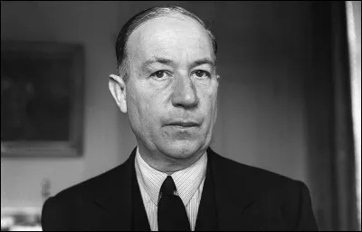Qui est cet &eacute;crivain fran&ccedil;ais, auteur de cette citation ''L'ogre fisc a l'app&eacute;tit du lion envers les uns, mais la sobri&eacute;t&eacute; du chameau &agrave; l'&eacute;gard des autres.'' ?