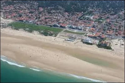 Biscarosse est une petite ville situ&eacute;e sur ...