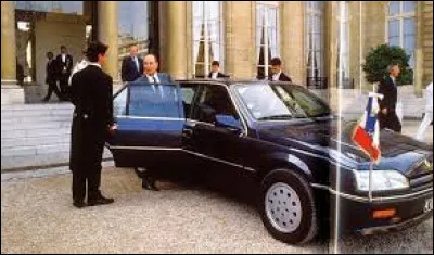Cette voiture utilis&eacute;e par Mitterrand dans son second mandat est une ...