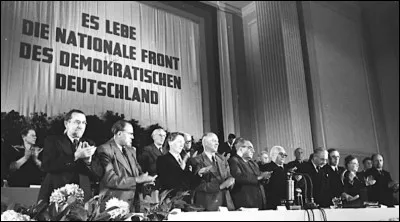 Apr&egrave;s la conf&eacute;rence de Londres de 1948, en combien de territoires l&rsquo;ancienne Allemagne nazie se retrouve-t-elle d&eacute;coup&eacute;e ?