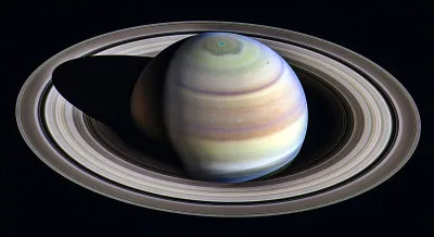 Quelle plan&egrave;te poss&egrave;de les c&eacute;l&egrave;bres anneaux visibles depuis la Terre ?