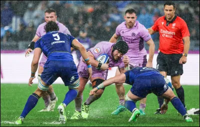Combien de joueurs composent une &eacute;quipe de rugby sur le terrain ?
