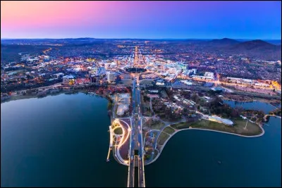 Quel pays a pour capitale Canberra ?