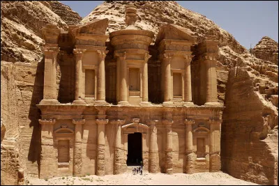 P&eacute;tra (Jordanie) !P&eacute;tra se trouve au nord de la Jordanie.