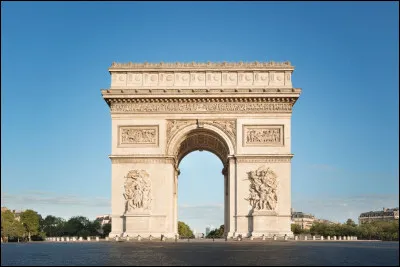 Que repr&eacute;sente l&rsquo;Arc de Triomphe ?