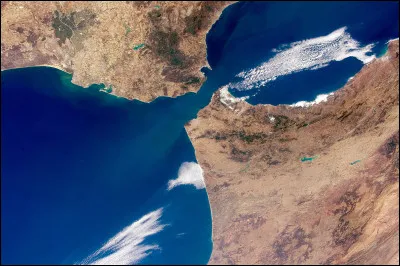 Quel d&eacute;troit s&eacute;pare l'Europe de l'Afrique ?