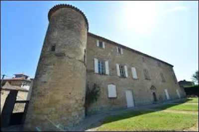 Nous faisons une halte au pied du ch&acirc;teau de Puilacher. Commune de l'aire d'attraction Montpelli&eacute;raine, elle se situe en r&eacute;gion ...