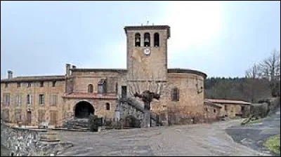 Notre balade prend fin dans les Corbi&egrave;res, &agrave; Villardebelle. Petit village de 66 habitants, dans l'aire d'attraction Limouxine, il se situe ...