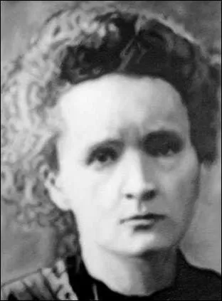 Prix Nobel de Physique puis prix Nobel de Chimie. Quelle est cette scientifique gniale ?