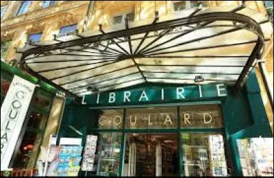 Vieille librairie, fond&eacute;e en 1880, la librairie "Goulard" se trouve &agrave; ...
