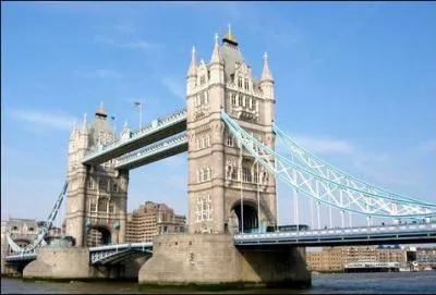 Dans quelle ville se trouve ce pont ?