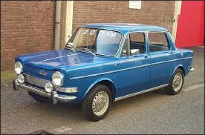Quelle ville des Yvelines a &eacute;t&eacute; un important centre de l'histoire de l'automobile fran&ccedil;aise, gr&acirc;ce &agrave; Simca puis Chrysler et Talbot ? (Une Simca).