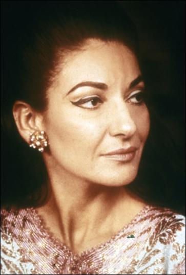 Quelle est cette grande soprano, quelquefois considre comme la plus grande de la 2me moiti du 20me sicle, ne en 1923 et morte en 1977  Paris ?