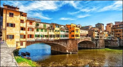 Dans quelle ville italienne se situe le beau "Ponte Vecchio" ?
