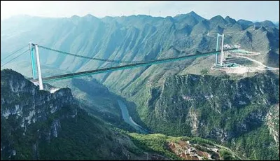 Dans quel pays se situe le plus haut pont du monde avec 625 m au-dessus de la rivi&egrave;re ?