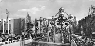 Quelle ville a accueilli l'Exposition universelle de 1958 ?
