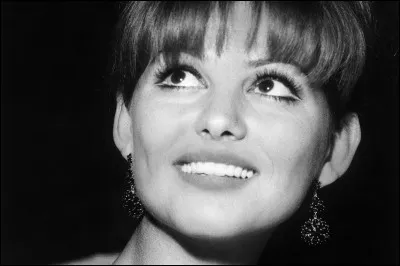 Dans quel film ''Claudia Cardinale'' n'a-t-elle PAS jou&eacute; ?
