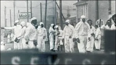 Le 10 juillet 1976, un nuage d'herbicide, contenant de la soude caustique et de la dioxine, s'&eacute;chappe durant vingt minutes d'un r&eacute;acteur de l'usine chimique Icmesa : quelle est cette catastophe industrielle ?