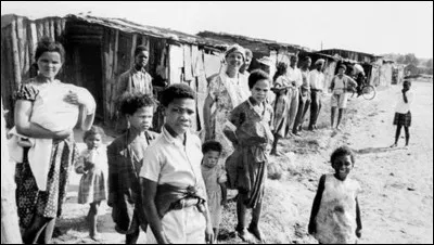 Lequel de ces &eacute;v&eacute;nements concernant l'Afrique du Sud se passe en 1976 ?