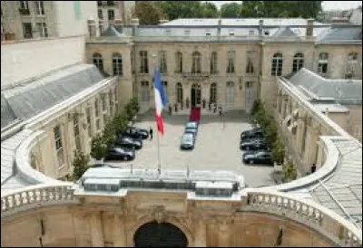 En ao&ucirc;t 1976, la France change de premier ministre :