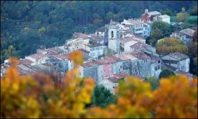 Votre ami Christian vous attends chez lui, &agrave; Claviers. Village perch&eacute; de l'arrondissement de Draguignan, dans le parc naturel r&eacute;gional du Verdon, il se situe dans le d&eacute;partement ...