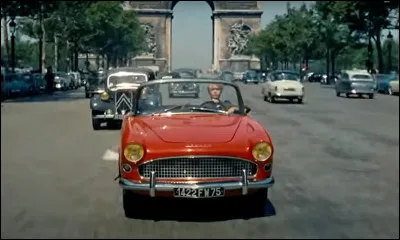 Bardot descend les Champs-Elys&eacute;es en 1961 avec quelle voiture ?