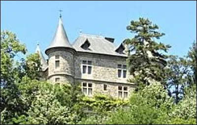 Voici le ch&acirc;teau de R&eacute;aumont. Village Is&eacute;rois, il se situe en r&eacute;gion ...
