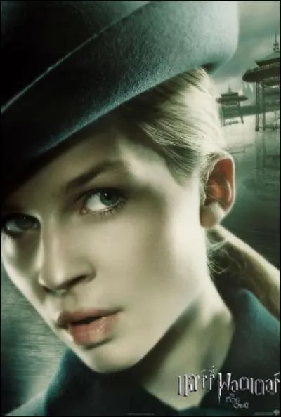 Elle est blonde, magnifique, elle a des origines vlanes.