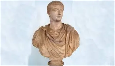 Quel empereur romain est d&eacute;c&eacute;d&eacute; en l'an 37 ap. J.-C. ?