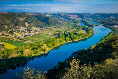 Quel fleuve traverse majoritairement l'Allemagne ?
