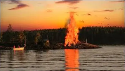 Que signifie l'expression "il n'y a pas le feu au lac" ?