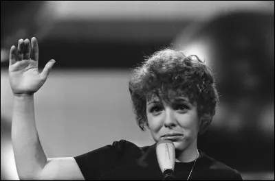 En 1970, Dominique Dussault chante un hommage &agrave; une actrice c&eacute;l&egrave;bre. Laquelle est-ce ?