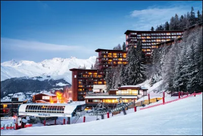 Dans quelle chaine de montagne ''La station des Arcs'' est-elle situ&eacute;e ?