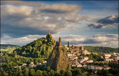 Son fromage &eacute;tait autrefois appel&eacute; &laquo; fromage de seigle &raquo; car il &eacute;tait souvent affin&eacute; sur de la paille de cette c&eacute;r&eacute;ale dans les fermes d&rsquo;Auvergne. C'est...