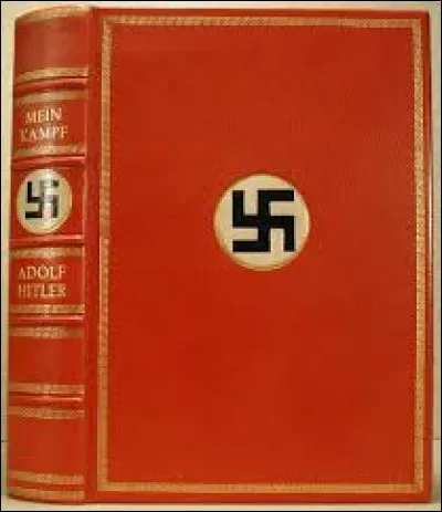 Dans quel ouvrage écrit en prison, Hitler développe-t-il l'idéologie politique du nazisme ?