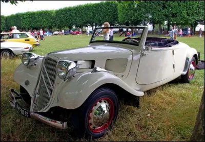 Quelle est cette auto de r&ecirc;ve dans les ann&eacute;es 30 ?