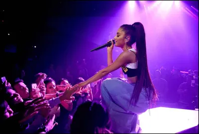 Quel &acirc;ge avait Ariana Grande en 2000 ?