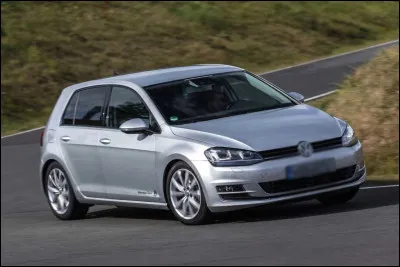 Quel constructeur automobile produit la Golf ?